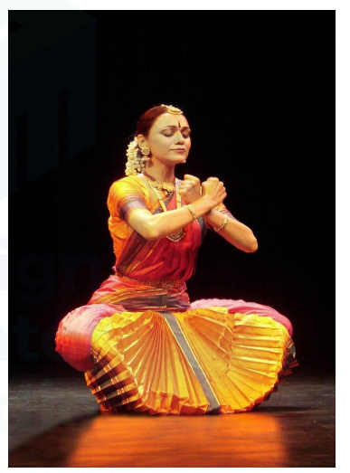 <p>Costume and jewellery: </p><ul><li><p>Silk Saree with Gold Embroidery</p></li><li><p>Sarees have lots of pleats</p></li><li><p>Necklace, bangles</p></li><li><p>ghungroo</p></li></ul><p></p>