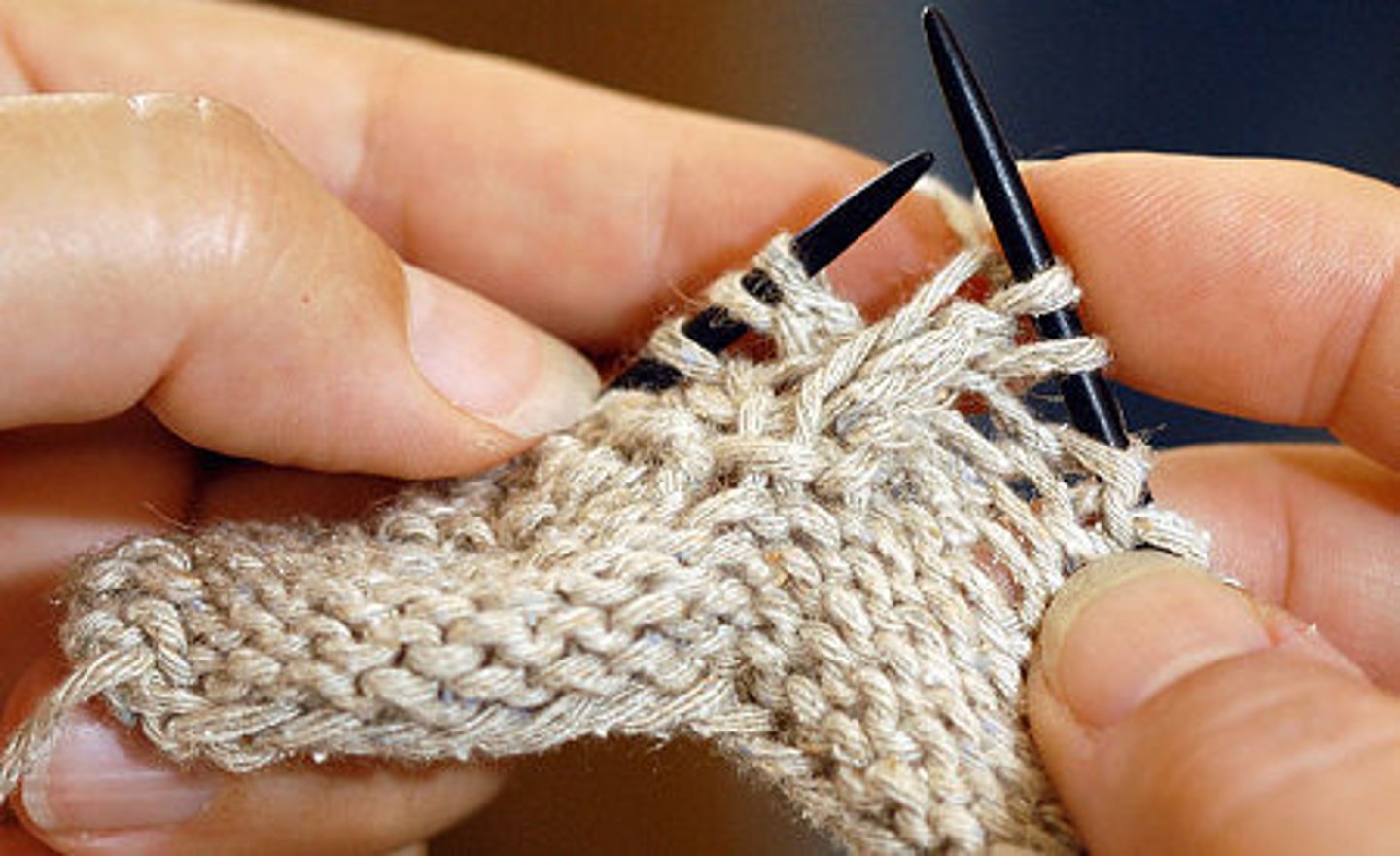 <p>(v): dệt, đan</p>