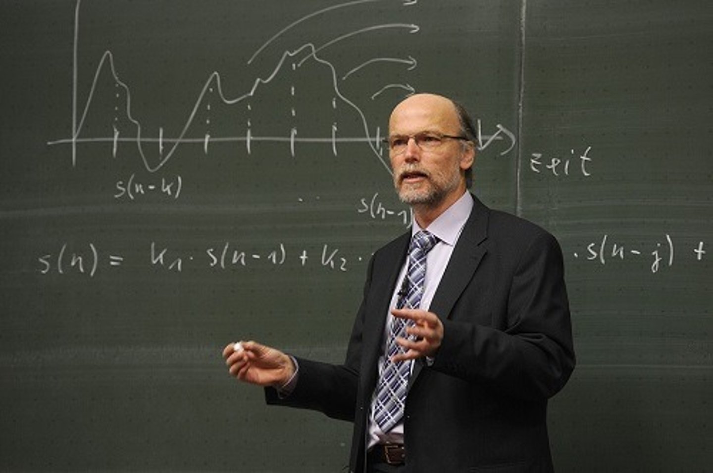 <p>le professeur, les</p>