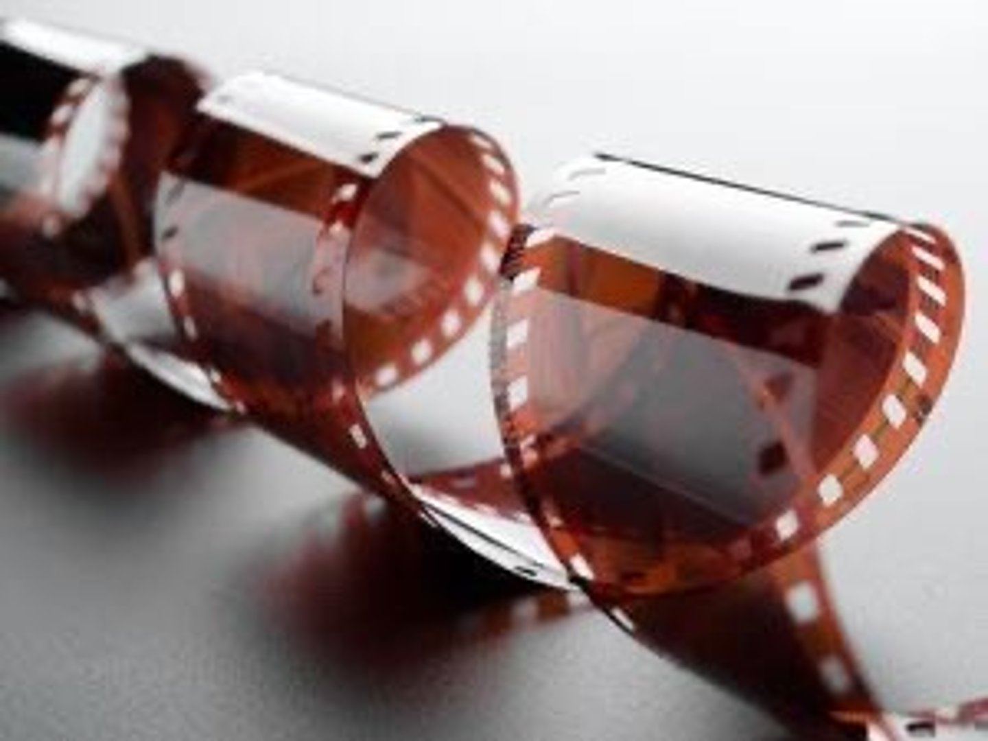 <p>Transparent, tough, naturally biodegrades.</p><p>Packaging film, membranes, photographic film.</p>