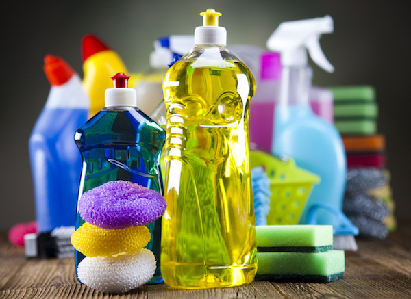 <p>los <span>productos de limpieza</span></p>