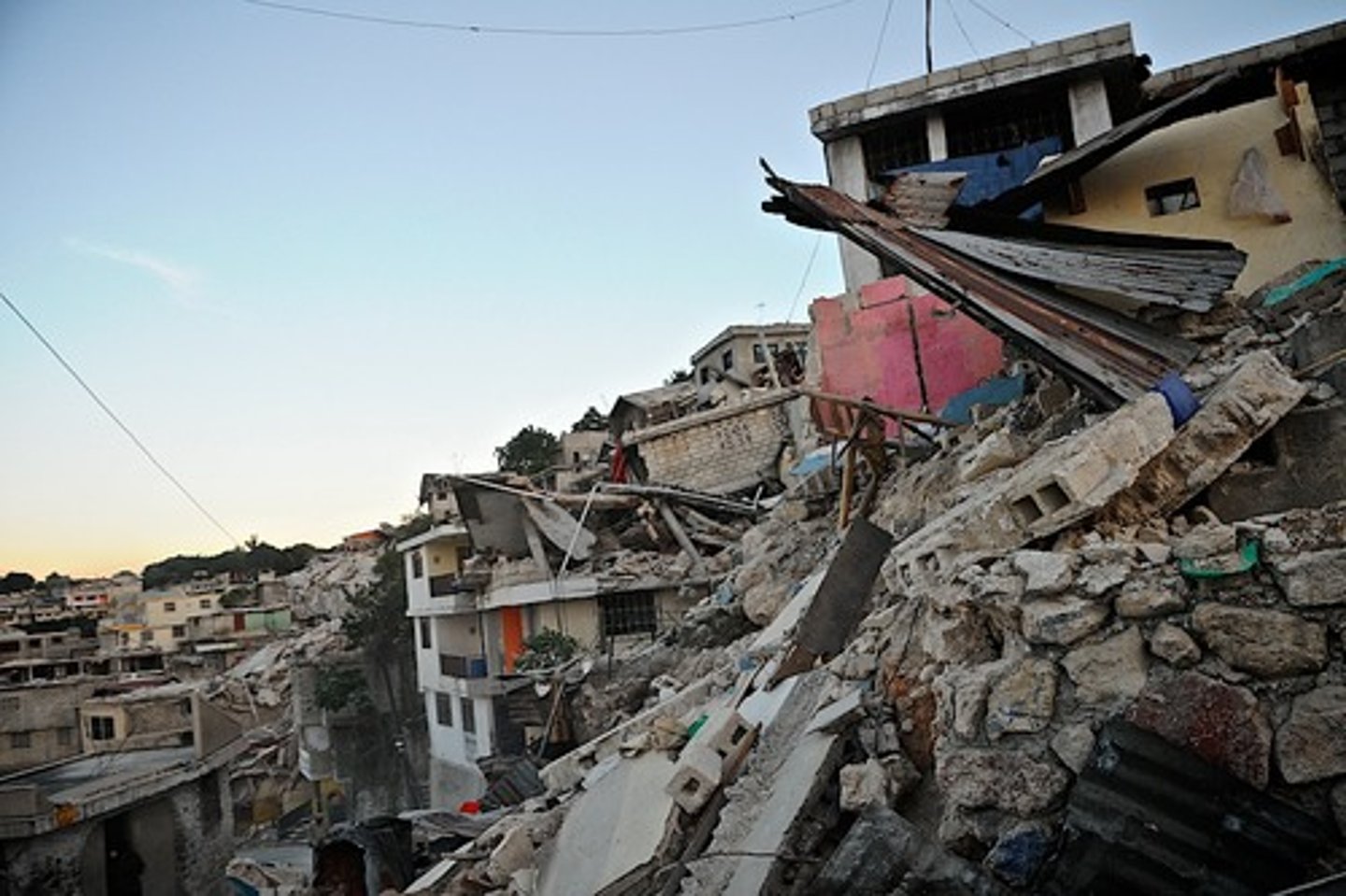 <p>el terremoto</p>
