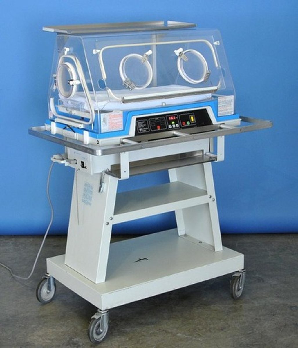 <p>A special enclosed unit used in newborn intensive care to keep babies warm and protected from the environment</p>