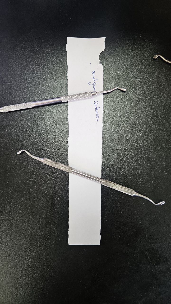 <p>Amalgam condenser</p>