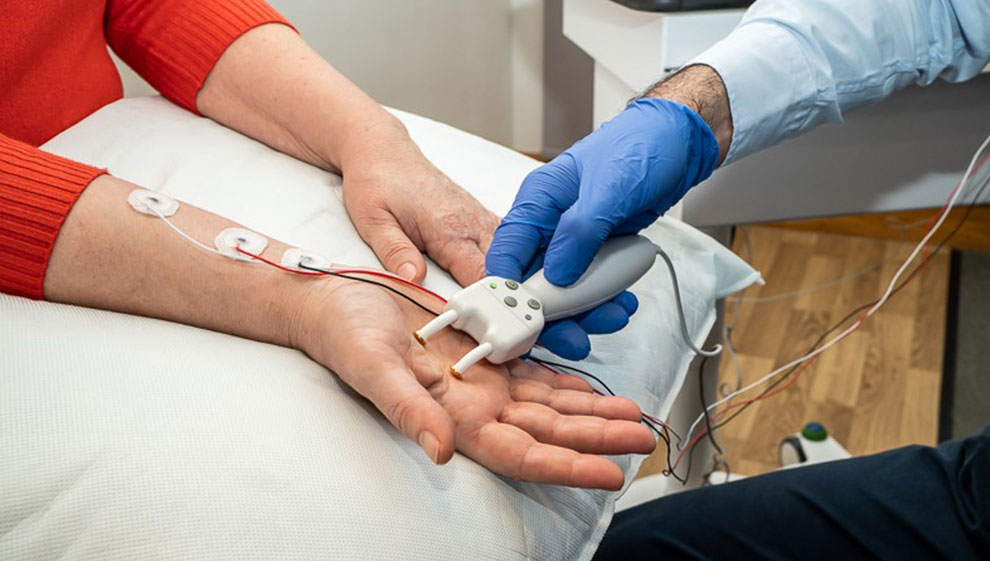 <ul><li><p><span><span>assess nerve and muscle dysfunction or SC disease; rules out LMN disease, etc.</span></span></p></li><li><p><span><span>measures electrical activity in muscle, which is used to assess peripheral nerve injuries and differentiate between neuromuscular disorders.</span></span></p></li></ul><p></p>