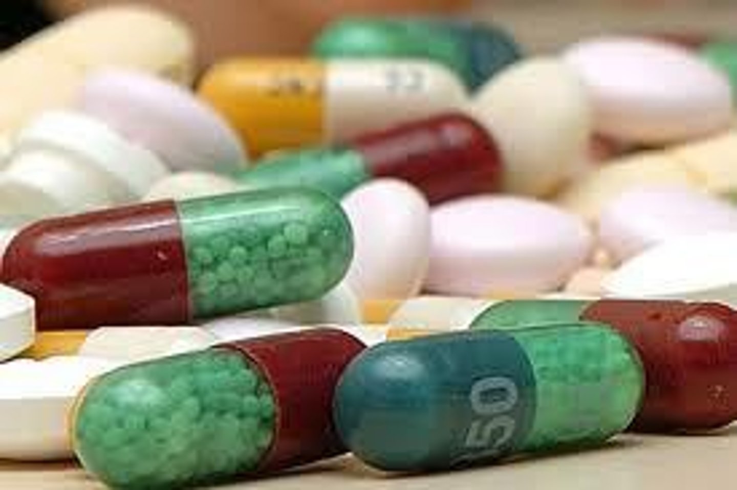 <p>tablet, pill</p>