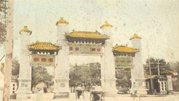 <p>Monumental, ceremonial gateway and basic symbolic structure in Chinese architecture • Erected as memorials to eminent persons</p>