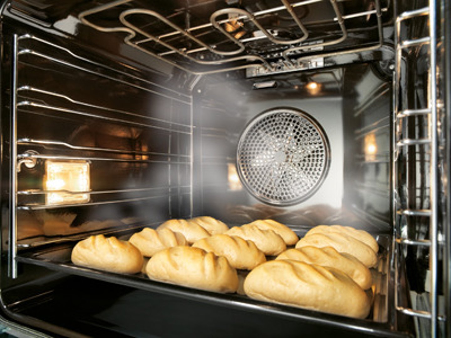 <p>bakte / bakten</p><p>heeft gebakken</p>