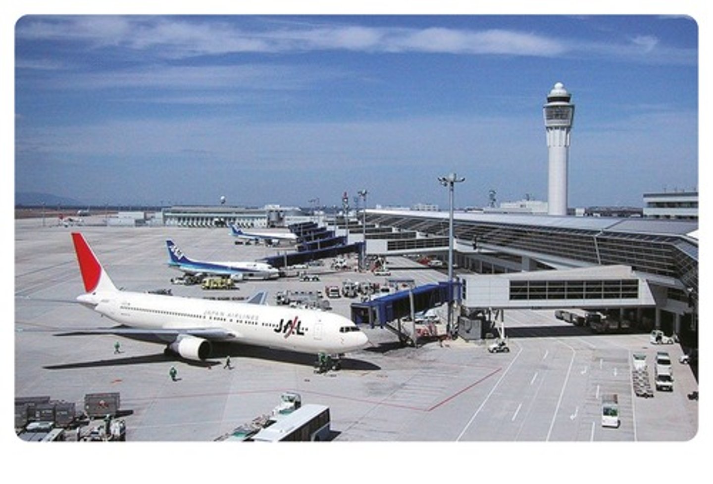 <p>a place where planes take off and land: sân bay</p>