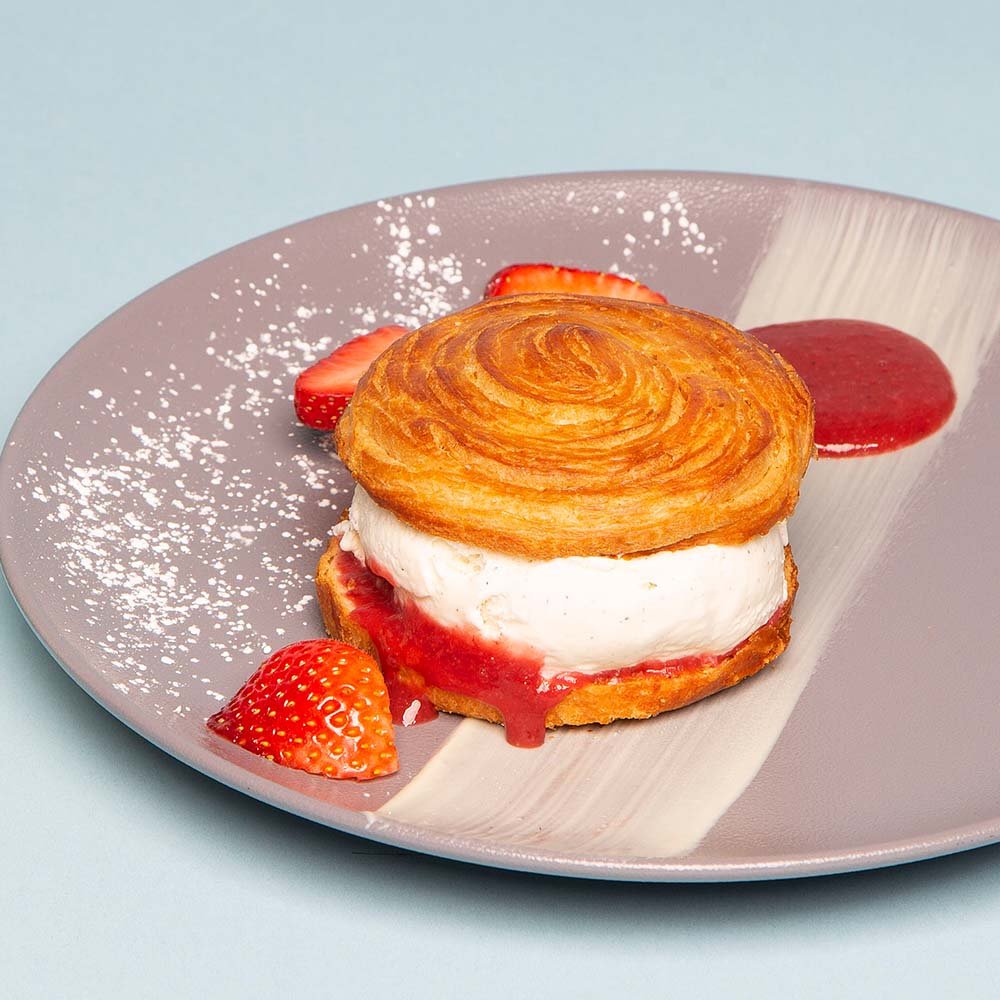 <p></p><ul><li><p>Vanilla ice cream</p></li><li><p>Strawberry sauce</p></li><li><p>Strawberry garnish</p></li></ul><p></p>