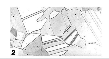 <p>Raka tvillingsgränser som uppkommit i samband med sk rekristallisation i mässing (FCC)</p>