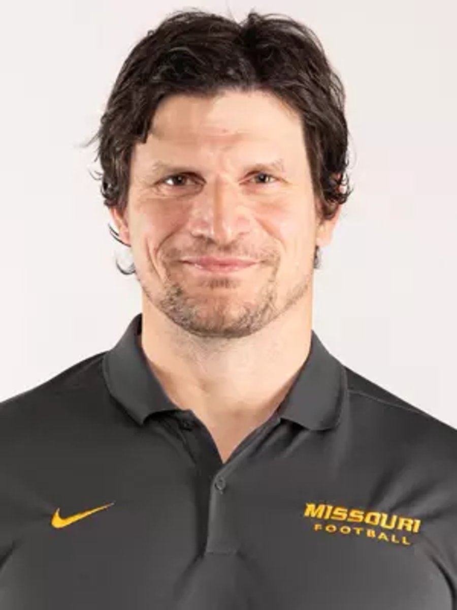 <p>special teams assistant (defense)</p>