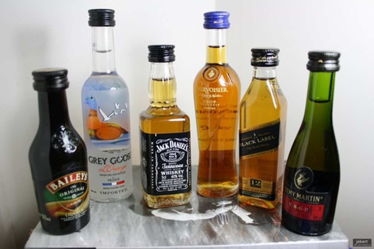 <p>minuman keras</p>