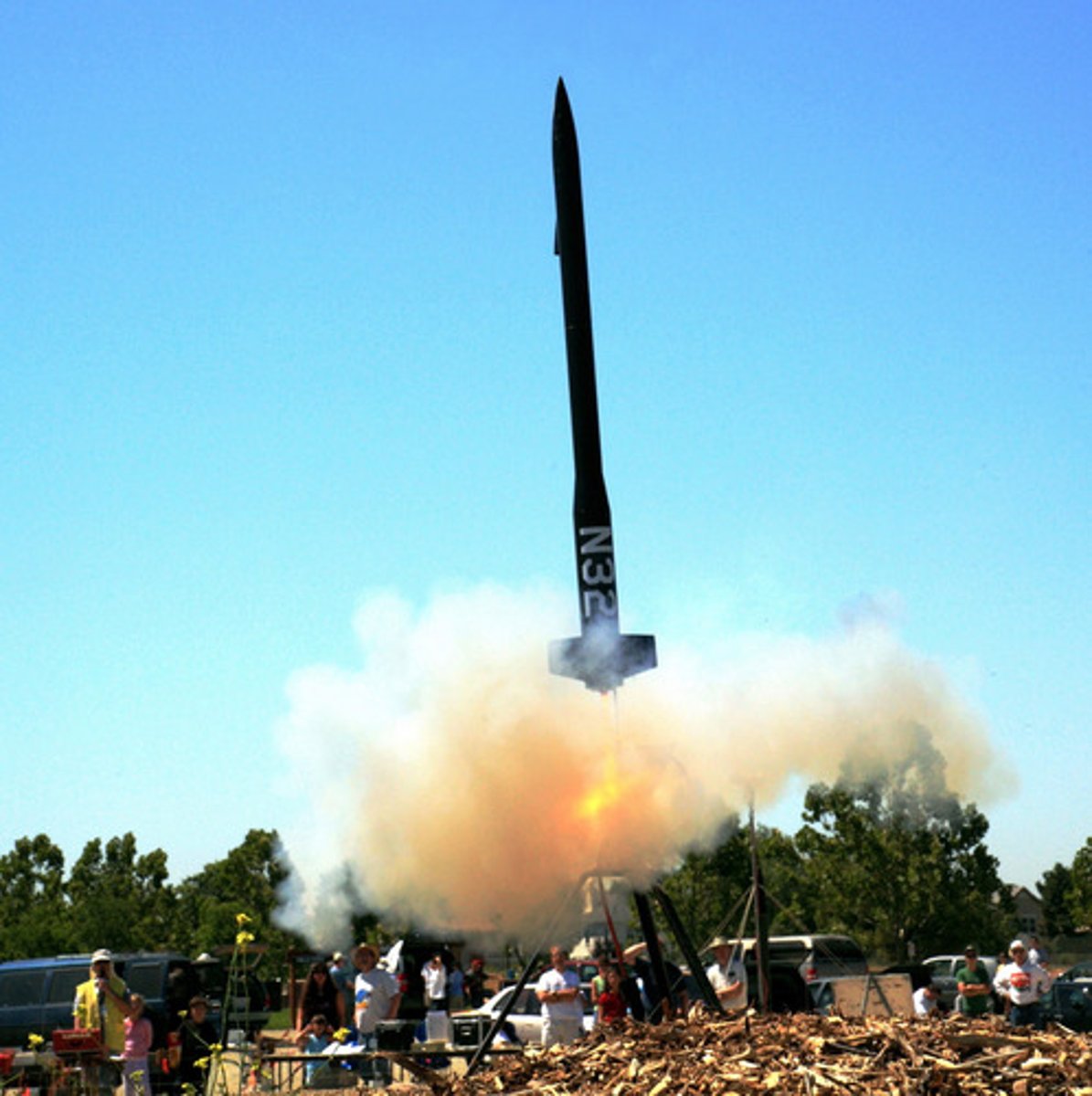 <p>взлетать, резко подниматься</p>