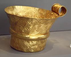 <p>Gold cups decorated with swirls - ( Grave Circle A Mycenae ) </p>