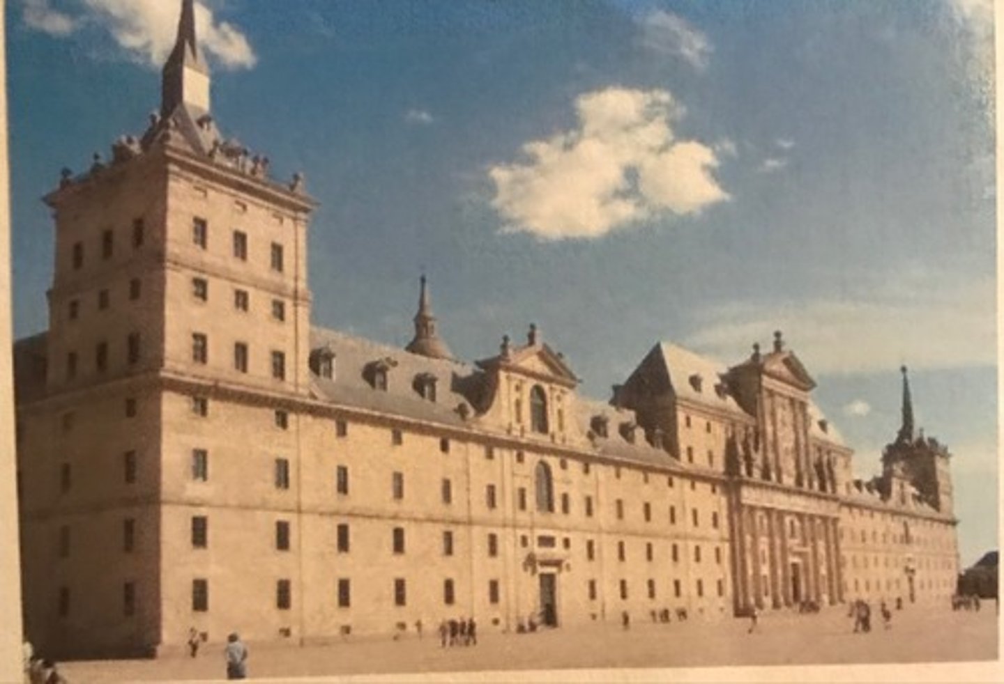 <p>The new palace Philip II built as not only a fortress, but also a Catholic Church for people to worship in.</p>