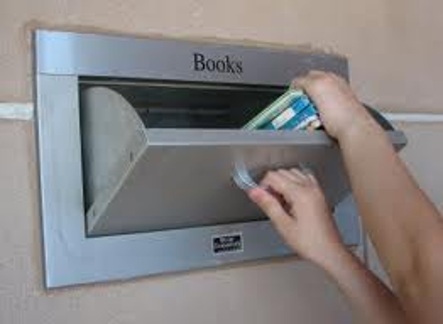 <p>to return (an item)</p>