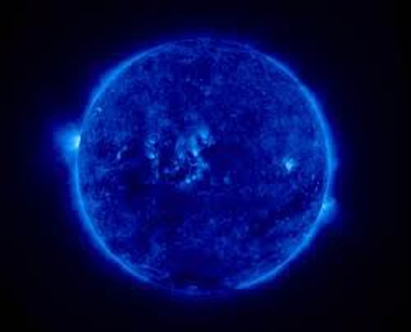 <p>brightest stars, white or blue, large mass, short lifespan</p>