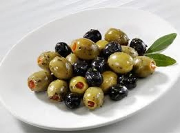 <p>olives</p>