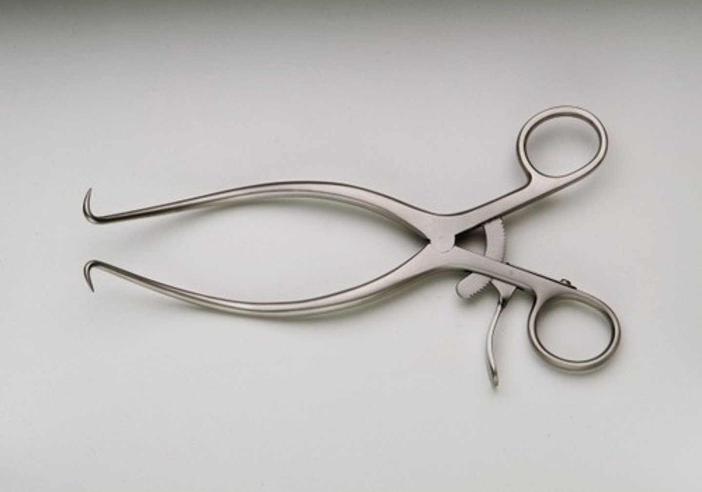 <p>Self retaining retractor, Used for muscle retraction, Common in orthopedic surgeries - Single hook ends</p>