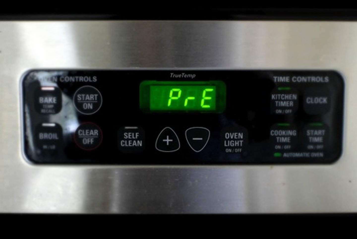 <p>(v) làm nóng trước (lò nướng)</p>