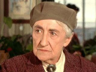 <p><span>Who plays Mrs. Bundy, the ornithologist, in </span><em>The Birds</em><span> (1963)?</span></p>