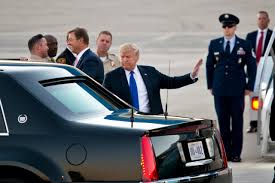 <p>a person who has an important position in a society<br>Ex: <em>Several foreign </em><strong><em><u>dignitaries </u></em></strong><em>attended the ceremony.</em></p>