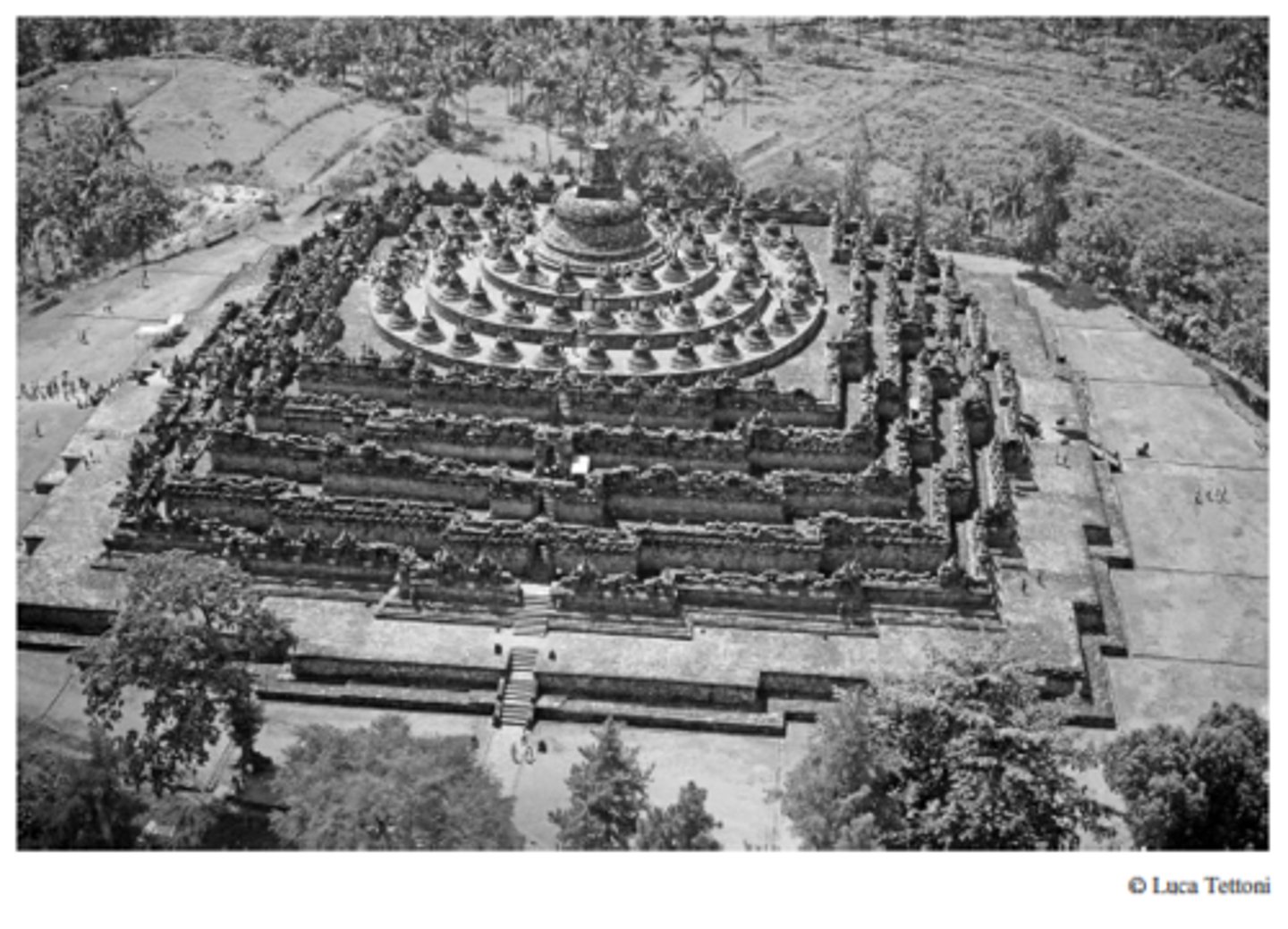 <p>The ninth-century monument pictured above, located on the island of Java in present-day Indonesia, best exemplifies which of the following historical processes?</p><p>A</p><p>The conflict between secular and religious principles of government</p><p>B</p><p>The spread of universalizing religions beyond their places of origin</p><p>C</p><p>The rejection of universal religions by rulers wishing to protect local religious practices</p><p>D</p><p>The growth of popular religion</p>