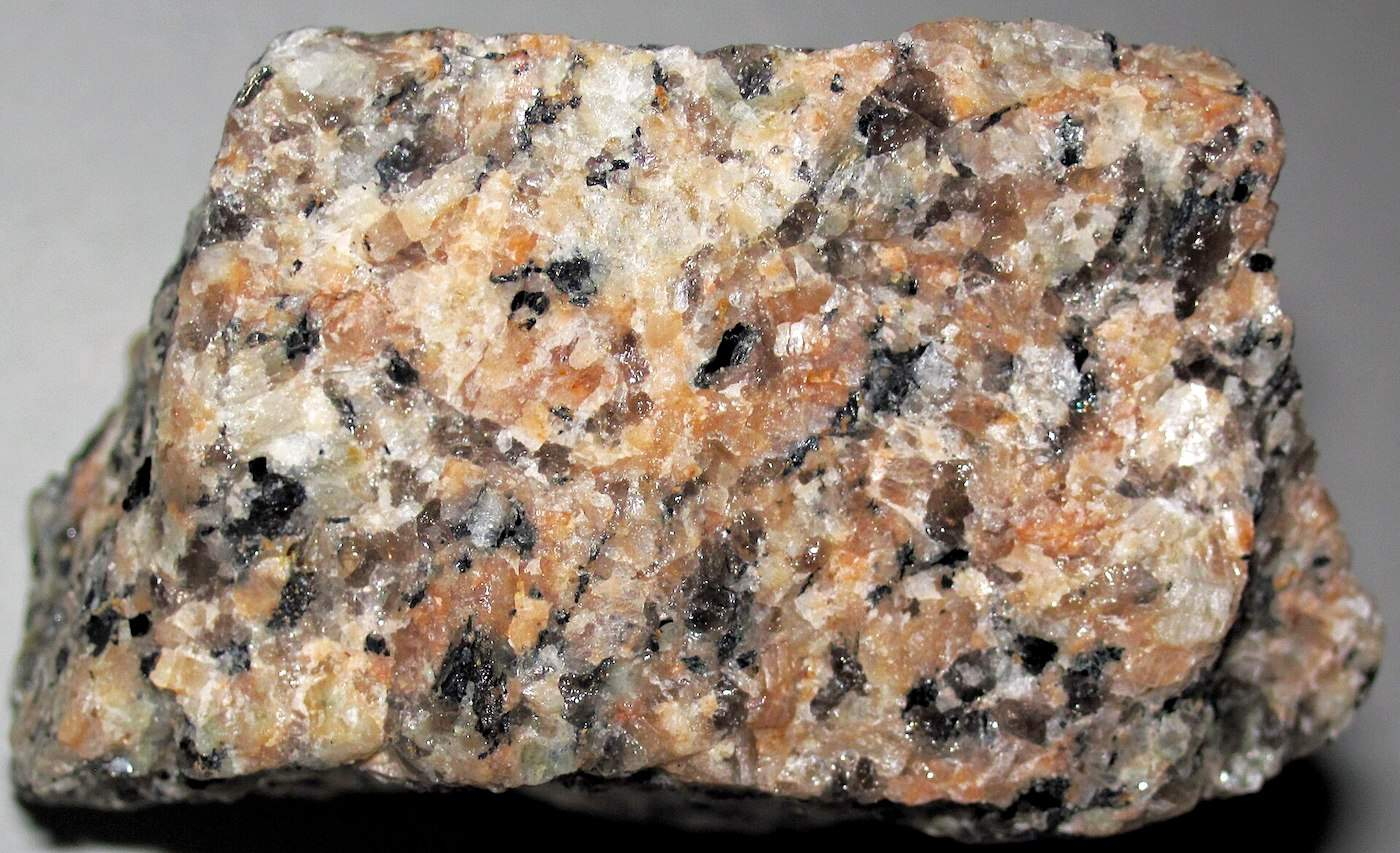 <p>An igneous rock with large crystals that <strong>can</strong> be seen by the naked eye. (i.e. granite)</p>