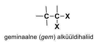 <p>C - C ja viimase süsiniku küljes on 2 asendajat</p>