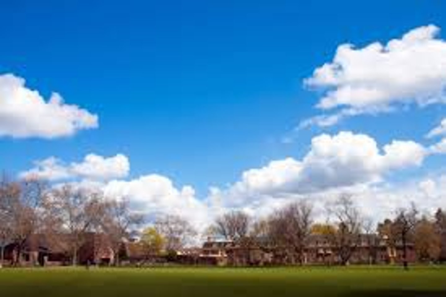 <p>The weather is good.</p>