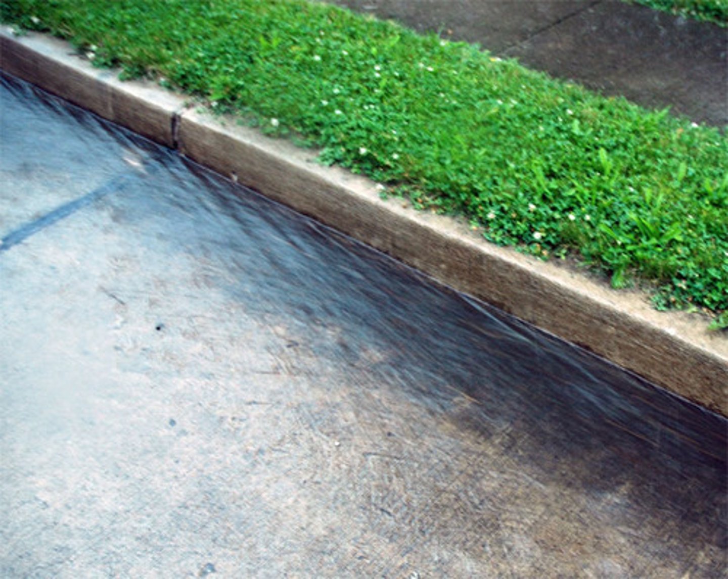 <p>A diffuse area that produces pollution</p>