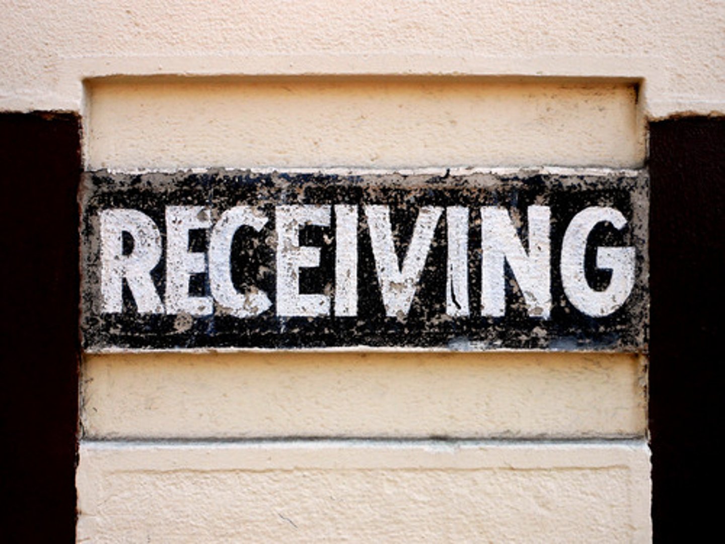 <p>to receive</p>