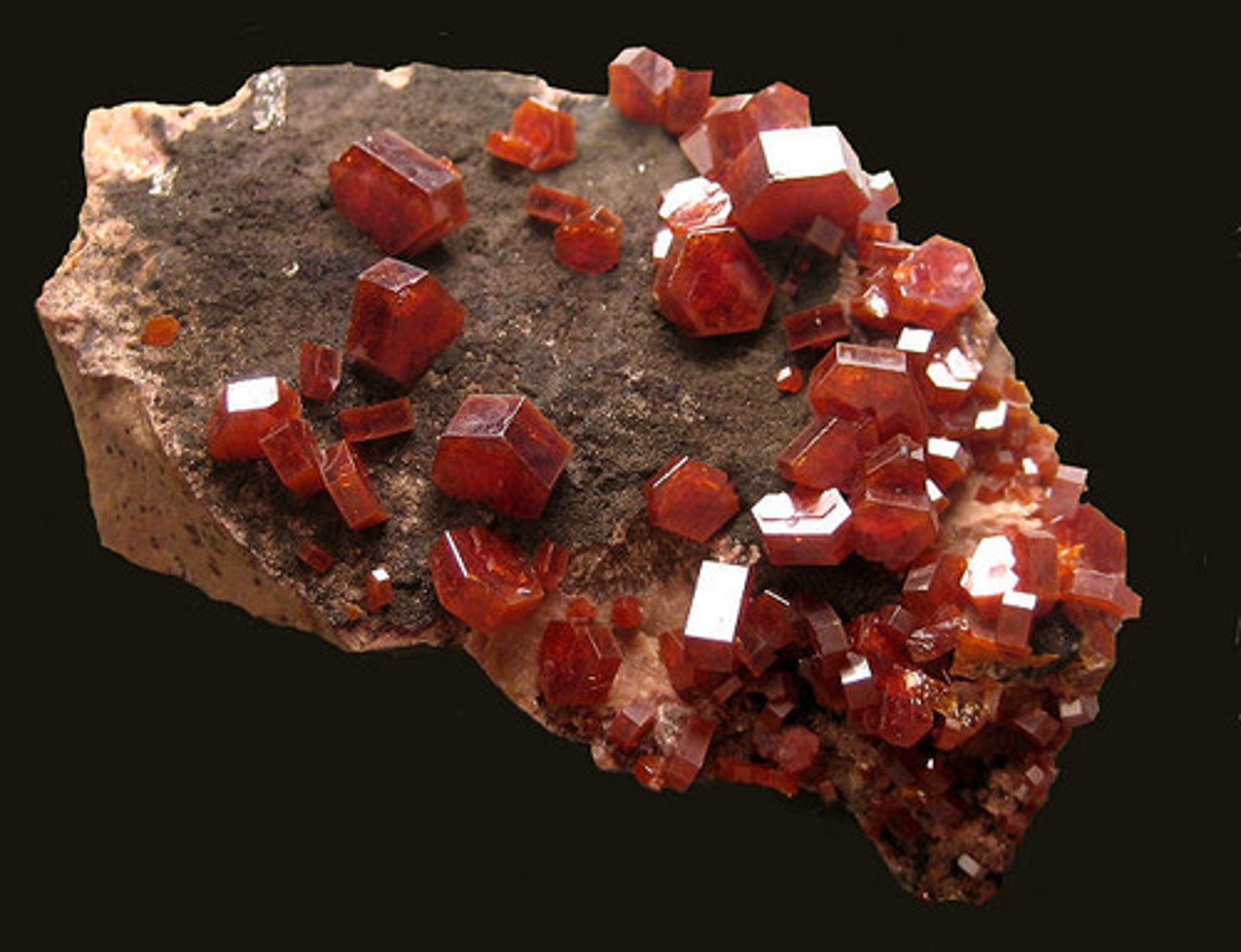 <p>Phosphate family mineral</p>