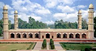 <p>Jahangir Tomb Location</p>