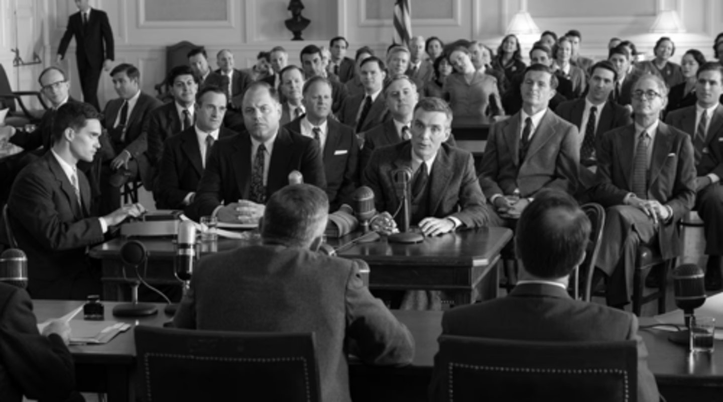 <p>hội đồng, ủy ban, sự ủy nhiệm, sự ủy thác</p>