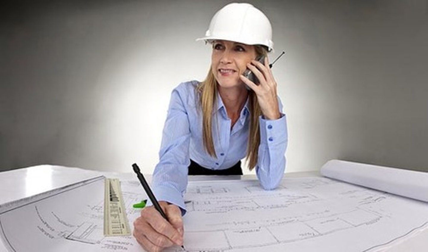 <p>architect (female)</p>