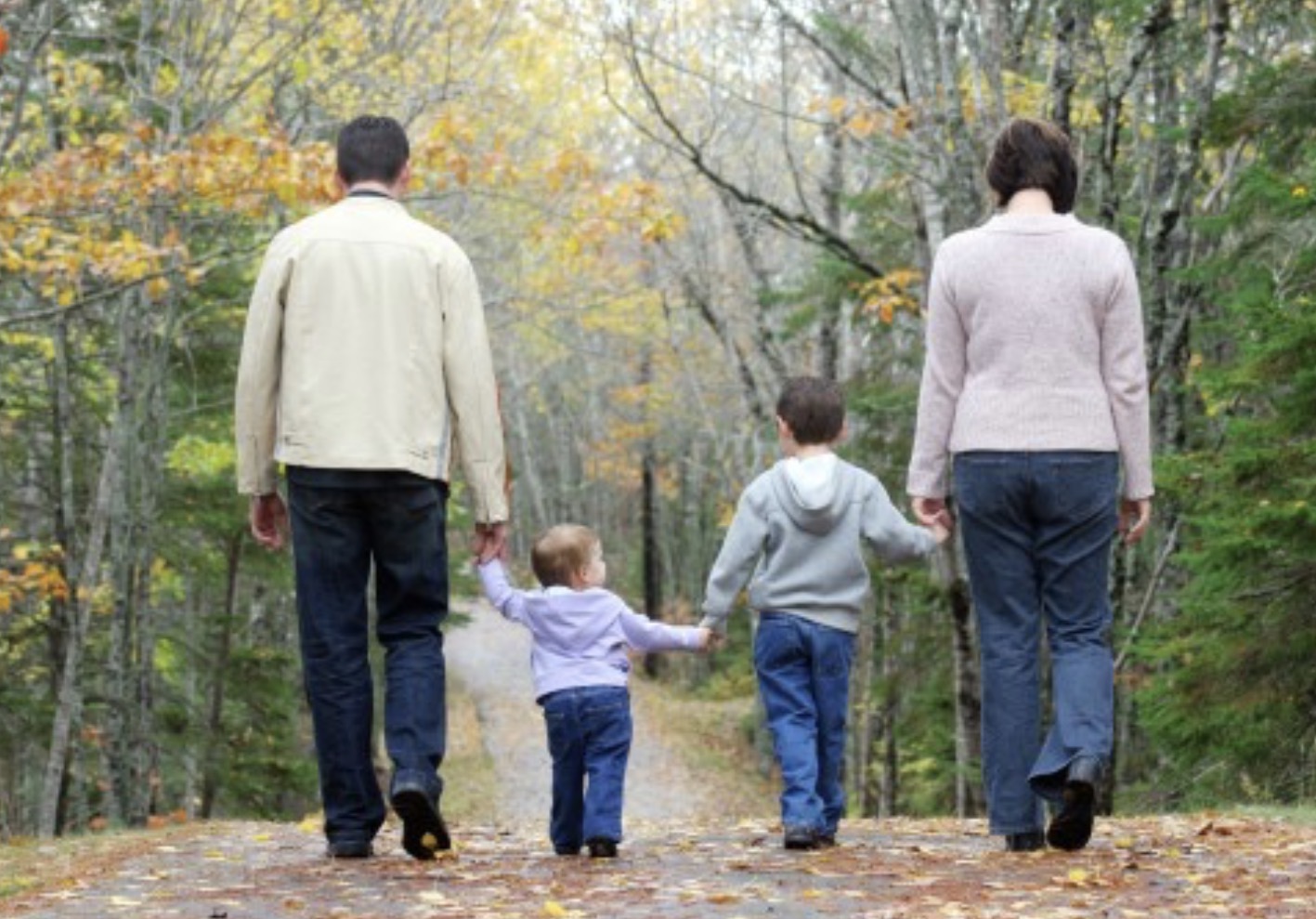 <p>yo acompañe</p><p>Acompañé a mi amigo mientras iba a la lavandería</p>