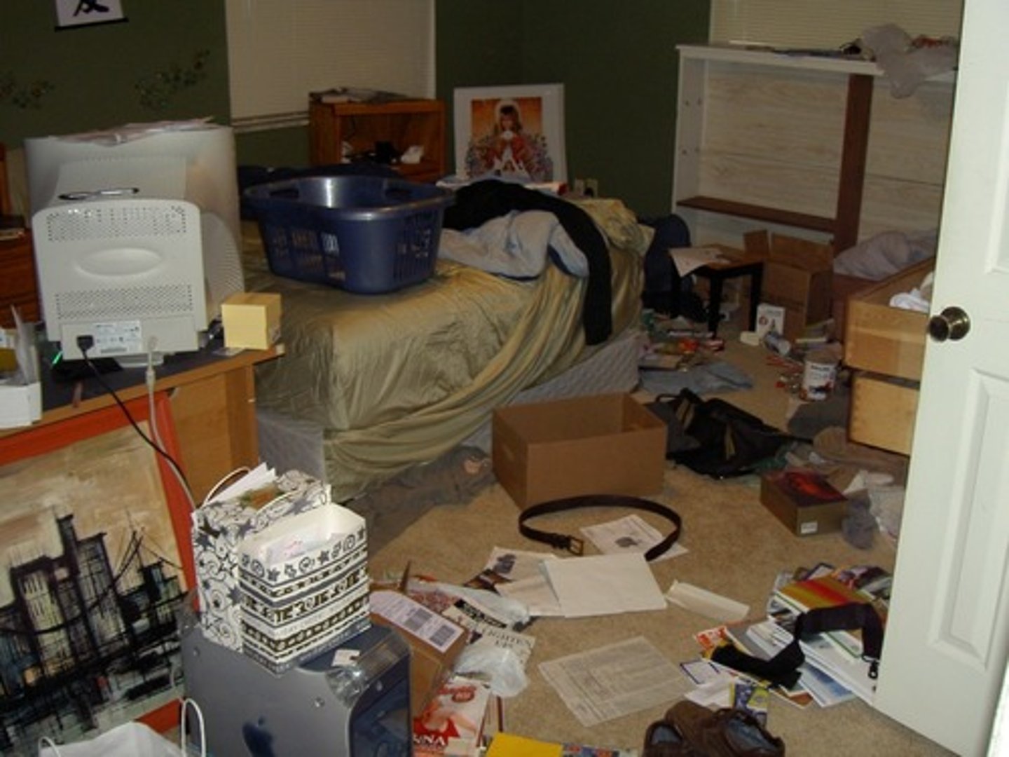 <p>Ich räume fast jeden Tag mein Zimmer auf</p>