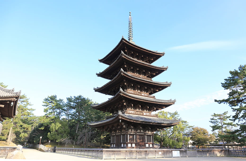 <p>Pagoda is an original stupa, a barrier mound for ashes or relics of the Buddha or his disciples are in India when the historical Buddha died, he was cremated, and his body, the aspect, arches and relics were divided into eight portions.</p>