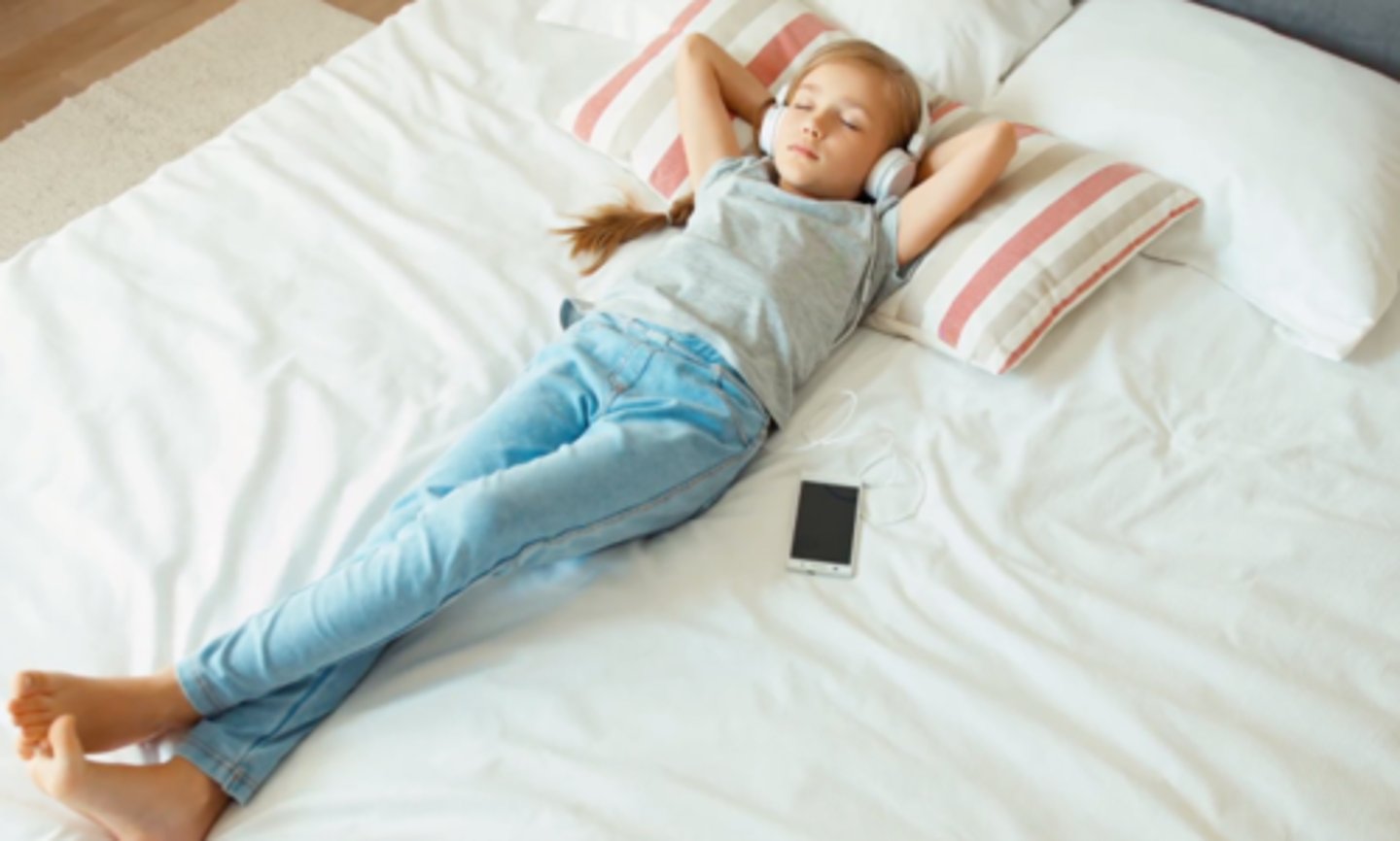 <p>tǎng - to lie down</p>