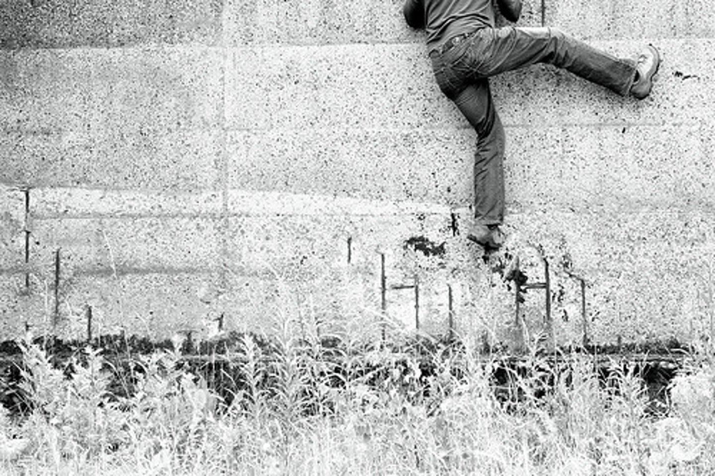 <p>s'échapper de</p>