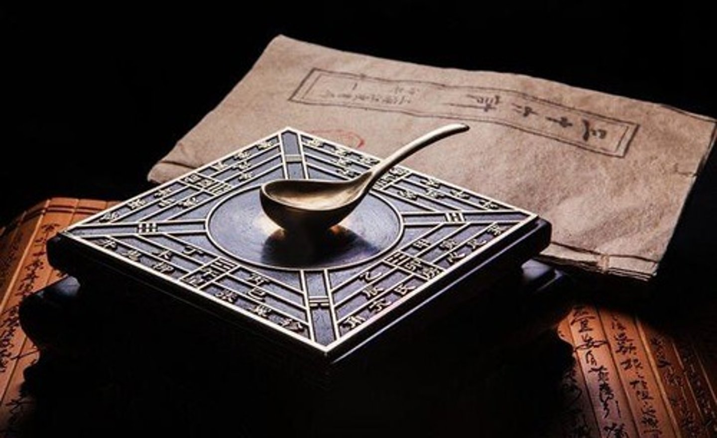 <p>Innovations: Gun Powder, Compass, Paper making, Printing.</p>
