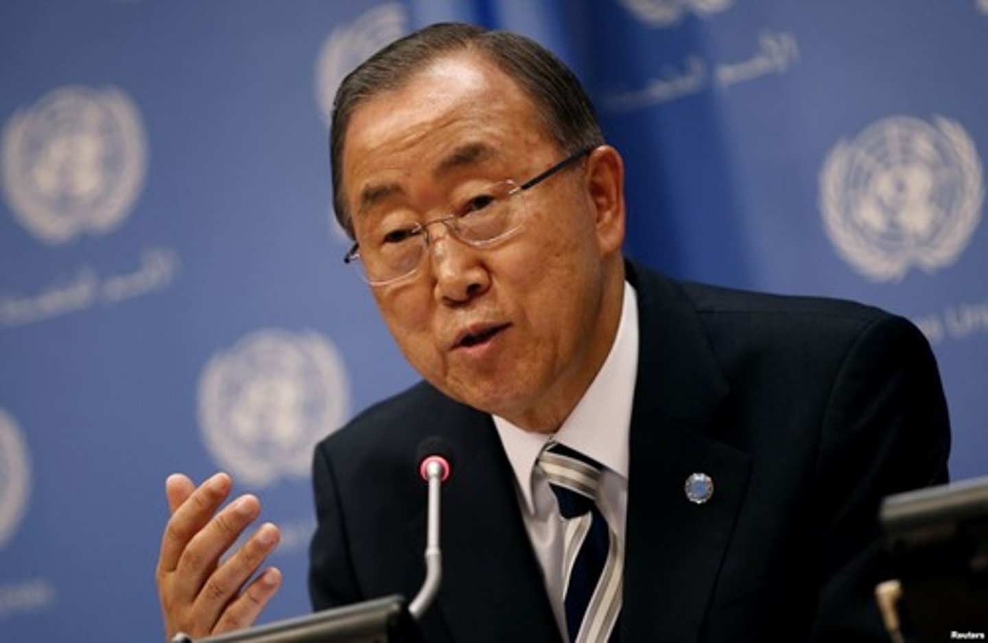 <p>(v) nói (kính ngữ 말하다)<br>다시 말씀해 주세요<br>Xin hãy nói lại ạ</p>