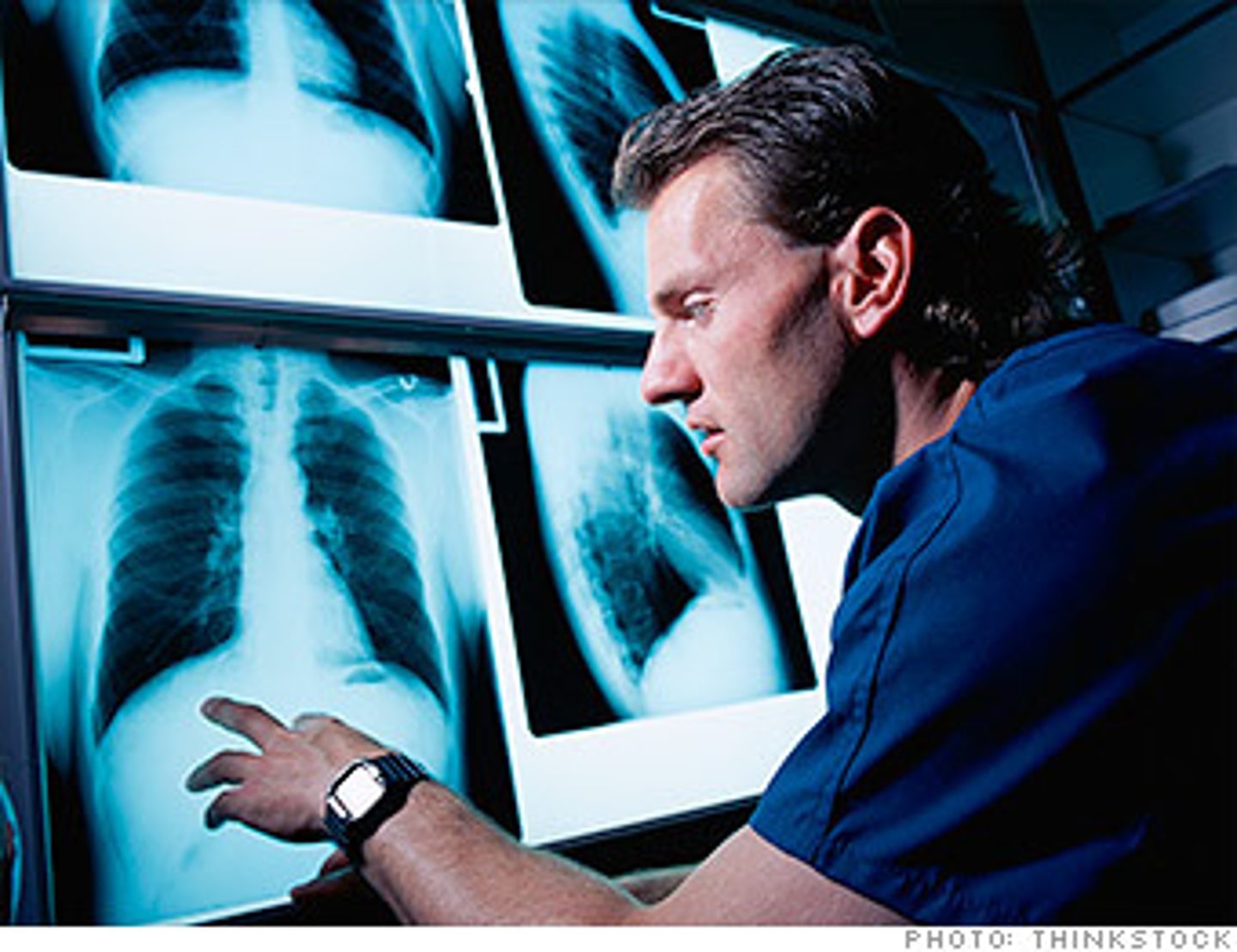 <p>/ˌreɪ.diˈɑː.lə.dʒɪst/</p><p>a person who specializes in radiology</p><p>bác sĩ X-quang</p>