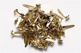 <p>(n.phr) dụng cụ kẹp giấy</p>