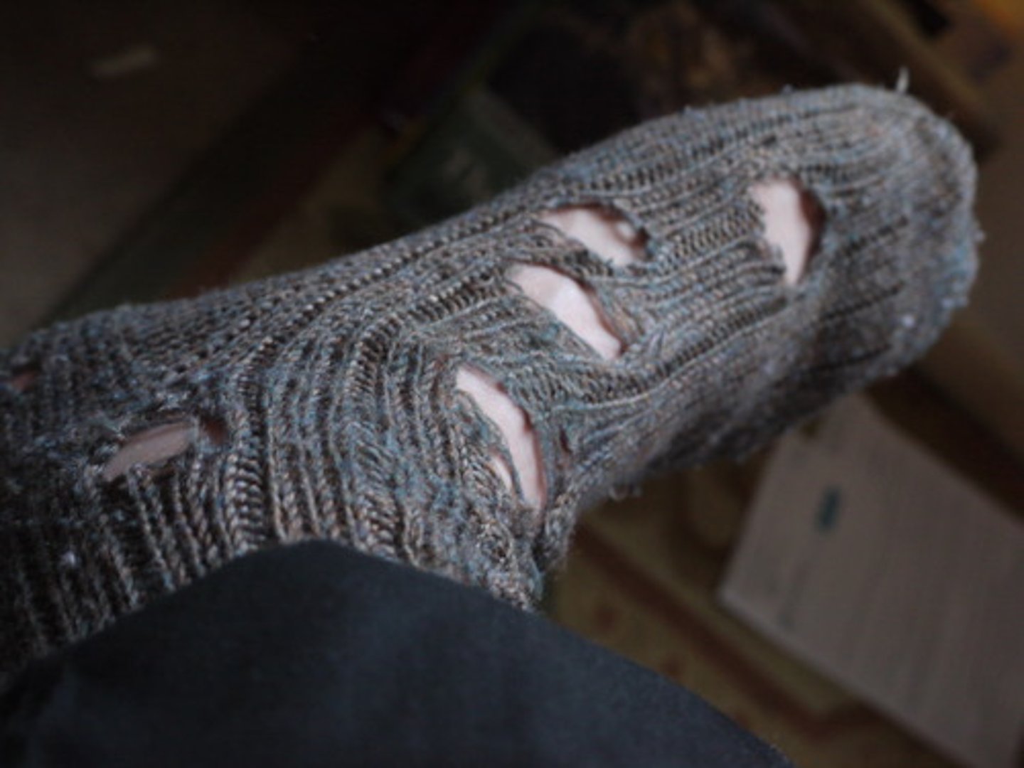 <p>old and worn out</p>