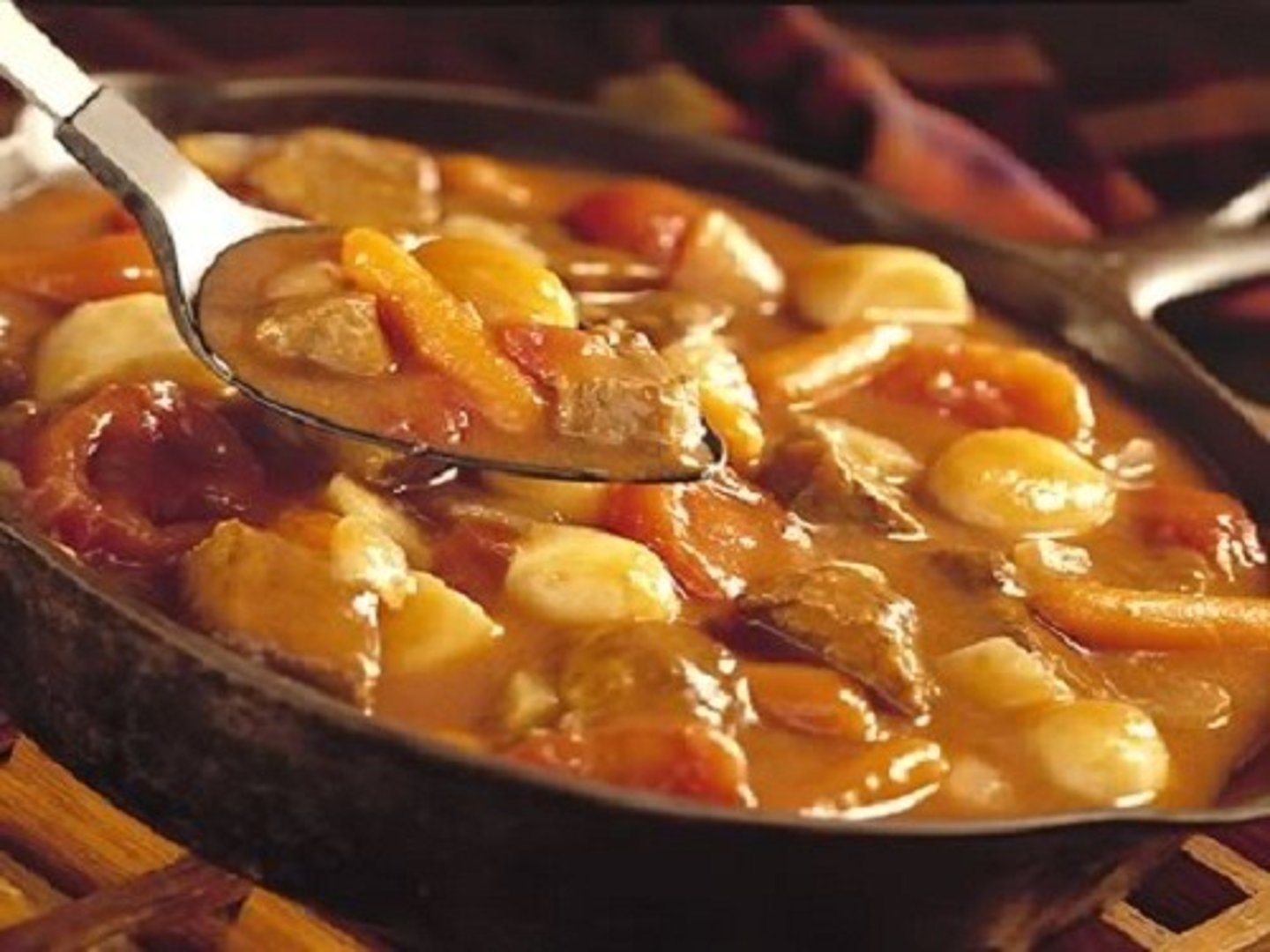 <p>hầm canh</p>
