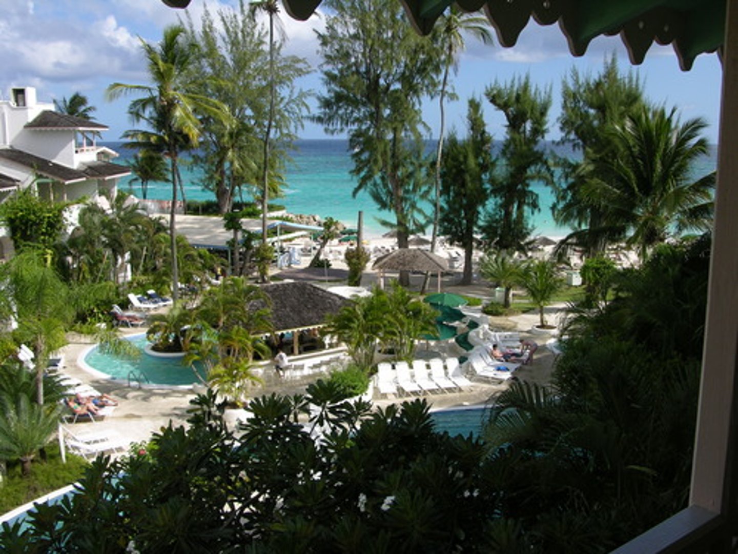 <p>resort (full term prefered in European Spanish)</p>