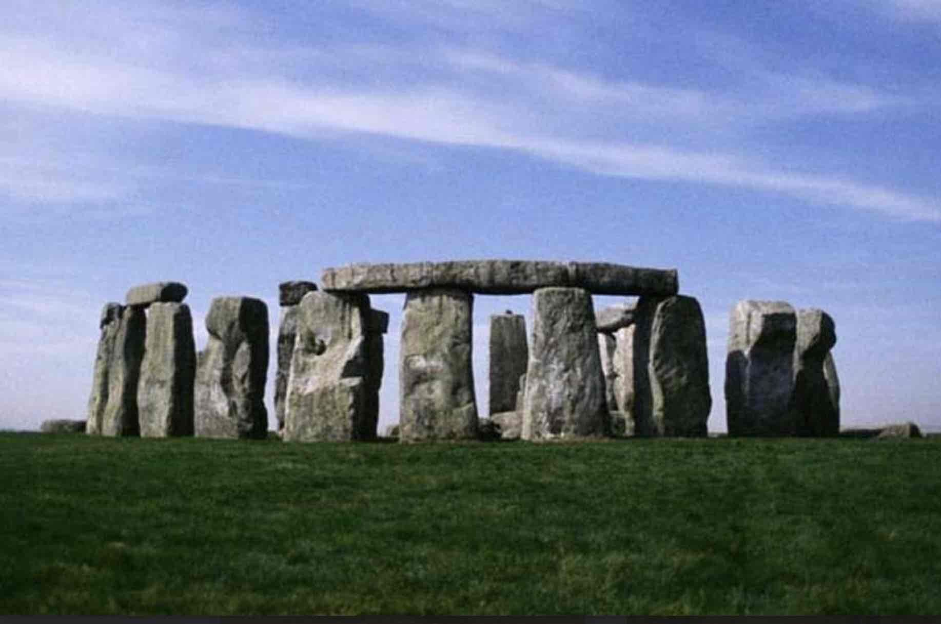 <p>Stonehenge w Anglii</p>